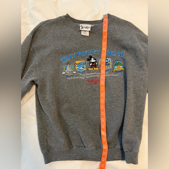 SOLD Vintage Disney World Grey Embroidered Sweatshirt - size Small - Picture 10 of 12